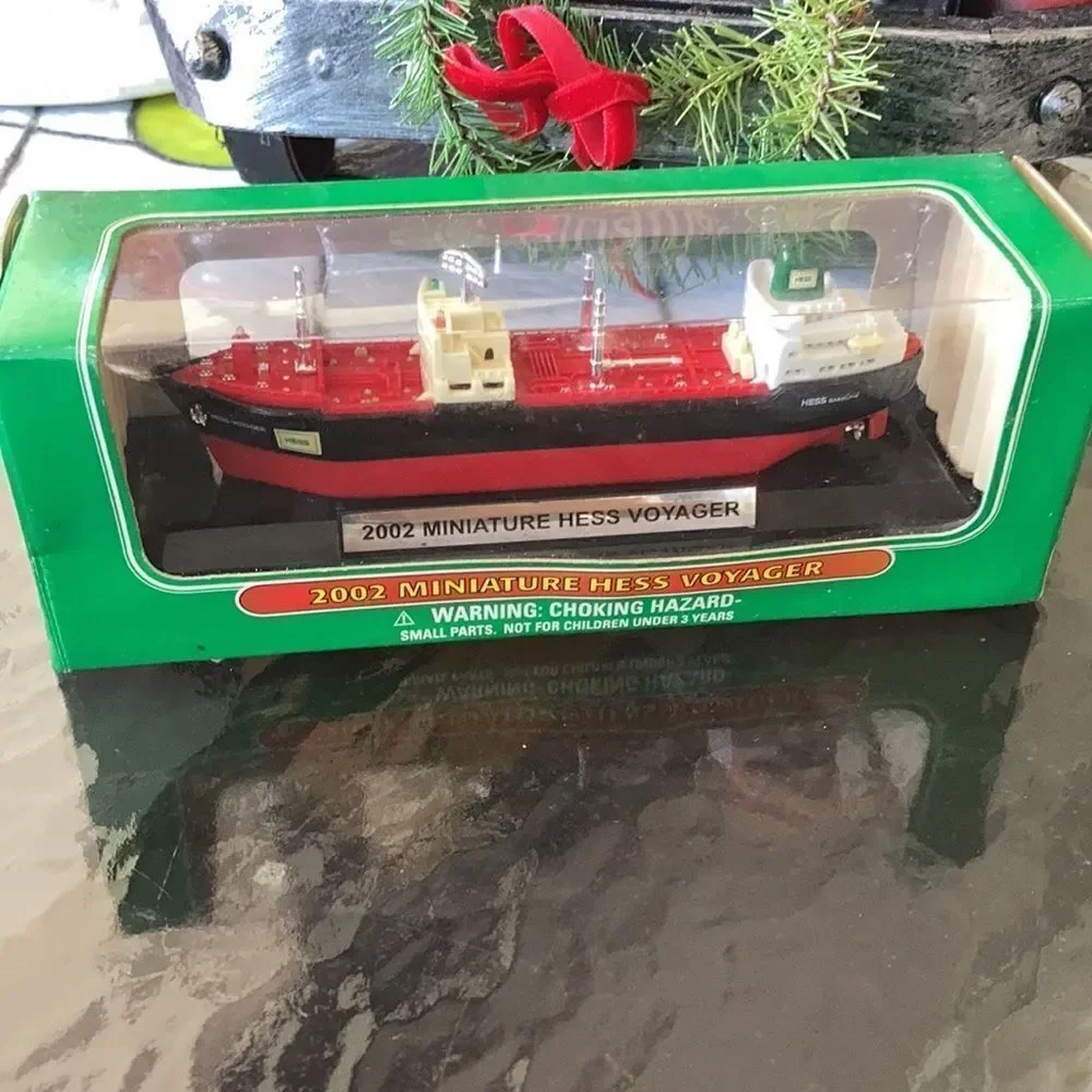 2002 Hess Miniature Voyager Hess NIB
